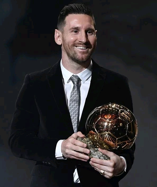 图片报：布兰特仍未决定未来，首先挽救灾难赛季&首选留在多特